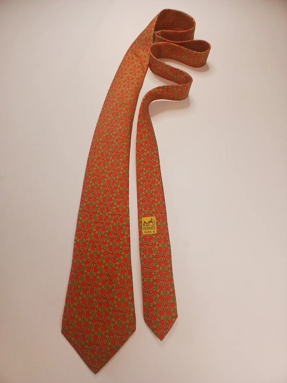 Vintage Hermes Paris 7581 SA Red with Interlocking Gold Horseshoe Chain France.